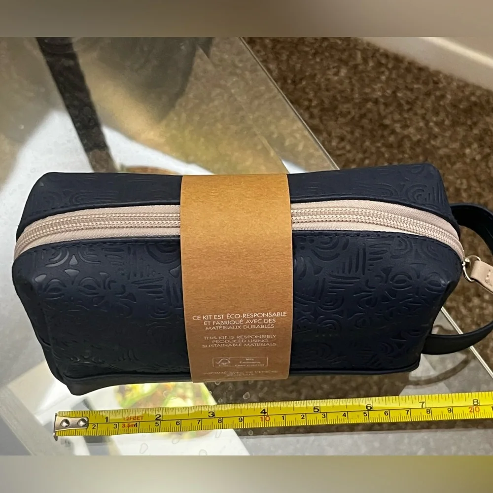Air Tahiti Nui Business Class Amenity Kit Pouch (3) Blue And Beige
